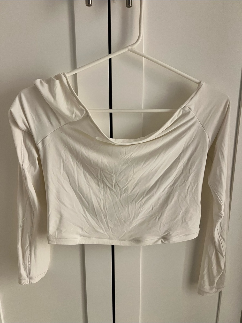 aerie White Long-Sleeve Cropped Scoop Top